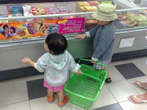 Đằng sau người mẹ hay gắt gỏng, quát mắng con là một người cha vắng mặt-3