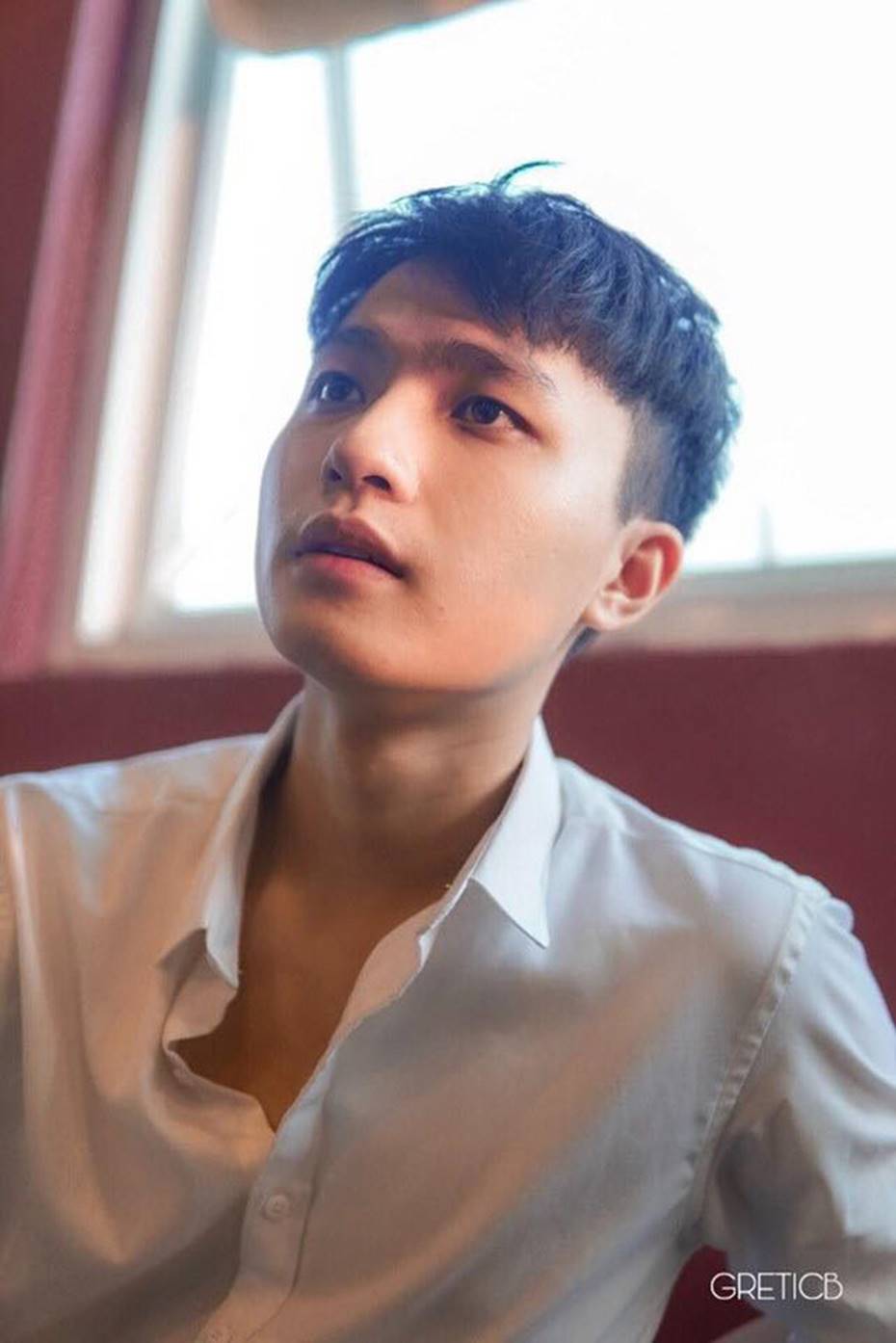 Nam sinh trường con nhà giàu ở Hà Nội gây thương nhớ bởi vẻ ngoài giống idol Hàn, lại vừa hát hay vừa đàn giỏi-1