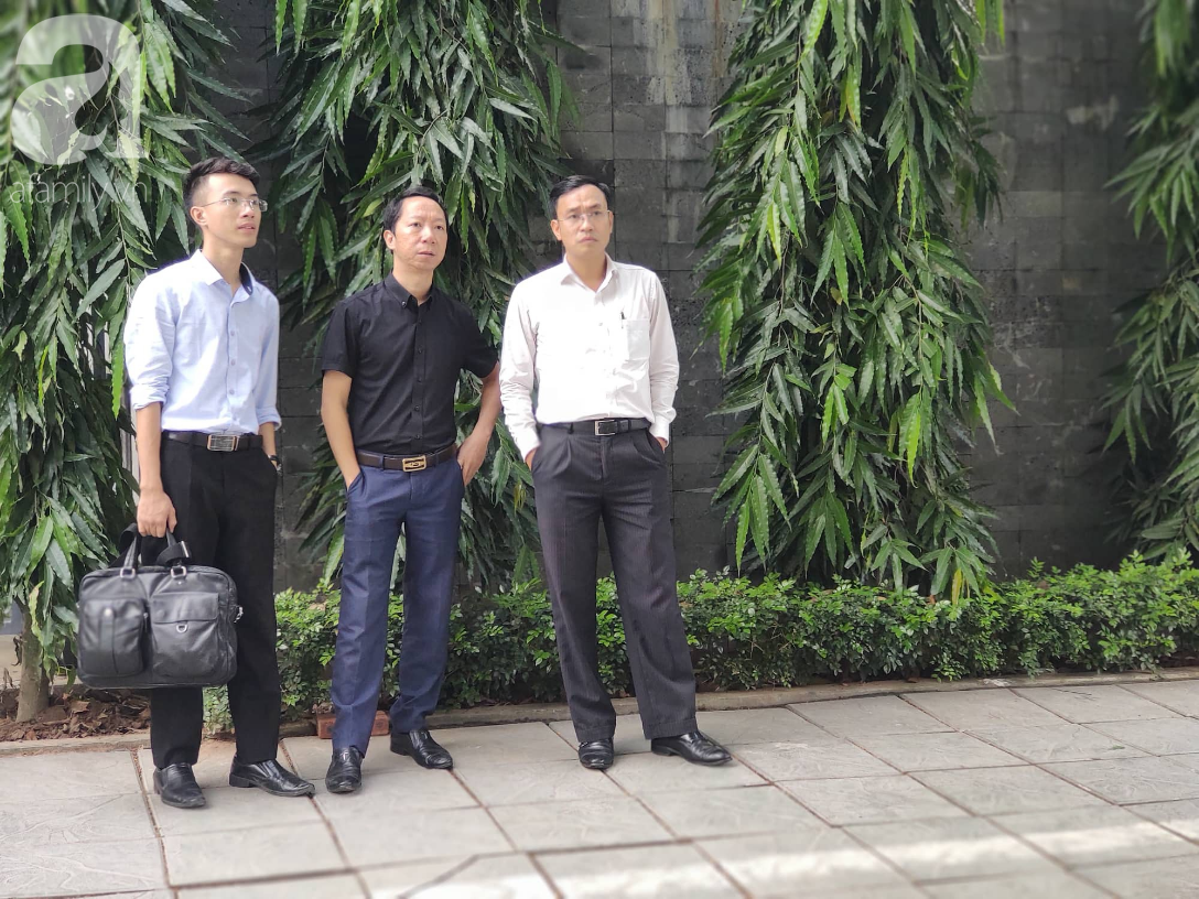 NÓNG: Thực nghiệm điều tra vụ bé trai 6 tuổi trường Gateway tử vong, tài xế Phiến đã có mặt , bà Quy vắng mặt-19