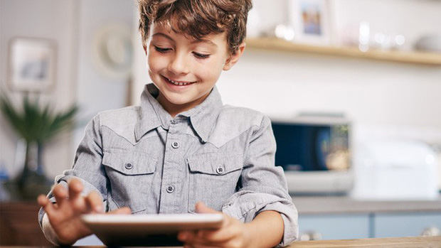 Kỹ năng số 1 chuyên gia ĐH Stanford khuyên dạy nếu muốn trẻ thông minh, nhưng ít cha mẹ nào làm được: Phụ huynh Việt hay cho con chơi iPad, iPhone nên biết!-3