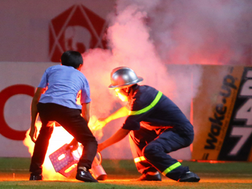 Sau thảm họa pháo sáng, Nam Định mang niềm vui đến cho Hà Nội FC theo cách đặc biệt-4