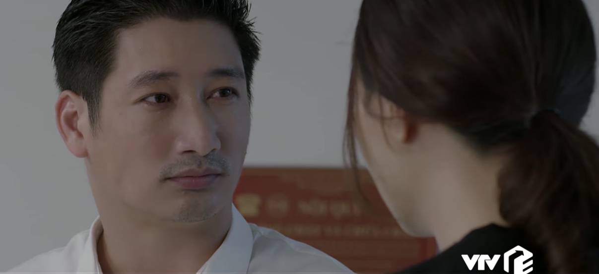 Hoa hồng trên ngực trái: Khán giả kêu gào phim quá ức chế, nam chính tuyên bố: Thích giải trí thì xem phim hoạt hình!-1