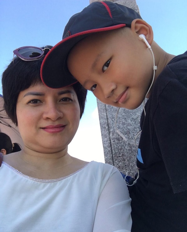 Bé trai 6 năm chiến đấu ung thư: Có thuốc nào cho con ngủ mãi không?-1