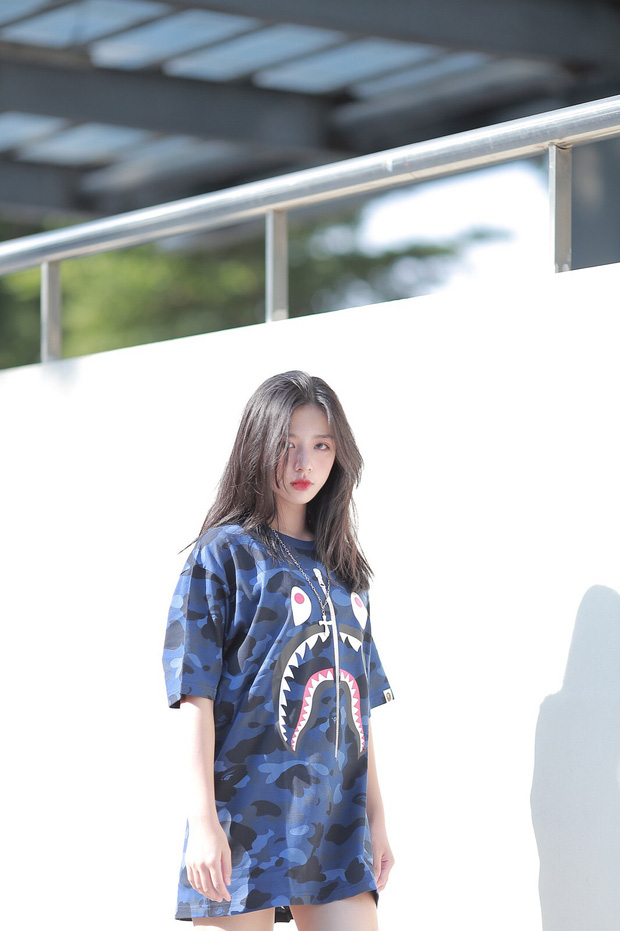 Nữ sinh 2001 gây sốt với bức ảnh góc nghiêng thần thánh ngày khai giảng, truy tìm info mới biết hóa ra nàng là hotgirl đã hot từ lâu-4