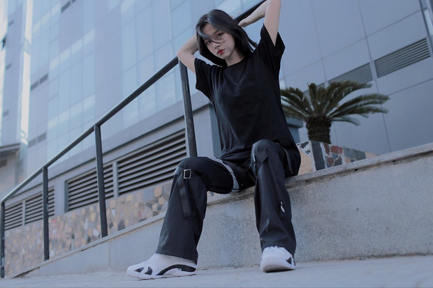 Nữ sinh 2001 gây sốt với bức ảnh góc nghiêng thần thánh ngày khai giảng, truy tìm info mới biết hóa ra nàng là hotgirl đã hot từ lâu-5