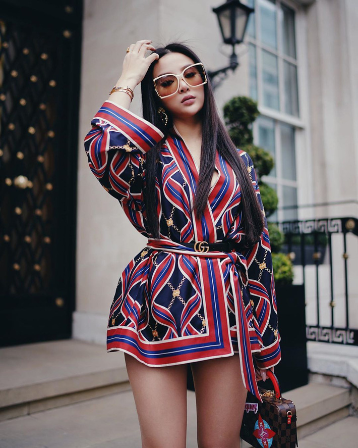 Đi du lịch, Huyền baby mang sương sương cả tủ quần áo khiến dân tình choáng ngợp-4