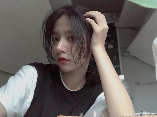 Nữ sinh 2001 gây sốt với bức ảnh góc nghiêng thần thánh ngày khai giảng, truy tìm info mới biết hóa ra nàng là hotgirl đã hot từ lâu-10