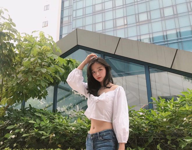 Nữ sinh 2001 gây sốt với bức ảnh góc nghiêng thần thánh ngày khai giảng, truy tìm info mới biết hóa ra nàng là hotgirl đã hot từ lâu-7