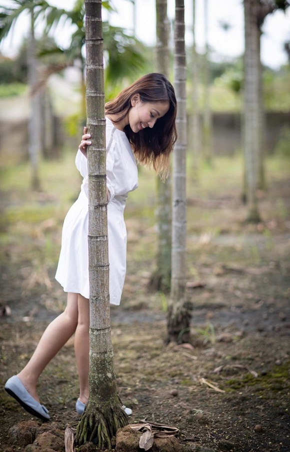 Vân Hugo như trẻ lại khi lạc vào khung cảnh hương đồng gió nội-2