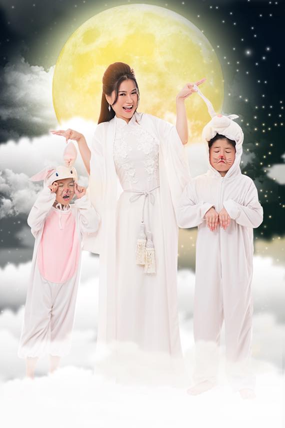 Bộ ảnh đón Tết Trung thu đẹp như cổ tích của gia đình Lâm Vĩ Dạ-2