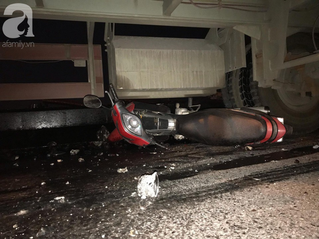 Đã tìm thấy thi thể nạn nhân trong vụ container tông một loạt xe máy từ cầu Thanh Trì rơi xuống sông Hồng-9