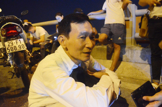 Vụ container đâm hàng loạt xe trên cầu Thanh Trì khiến 1 người rơi xuống sông: Nạn nhân sống sót kể lại sự việc-3