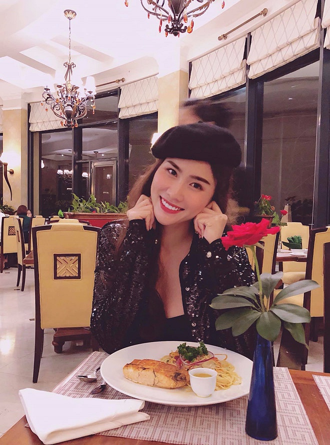 Hoàng Hạnh mặc gợi cảm, vướng nhiều tranh cãi trước khi thi Miss Earth-1