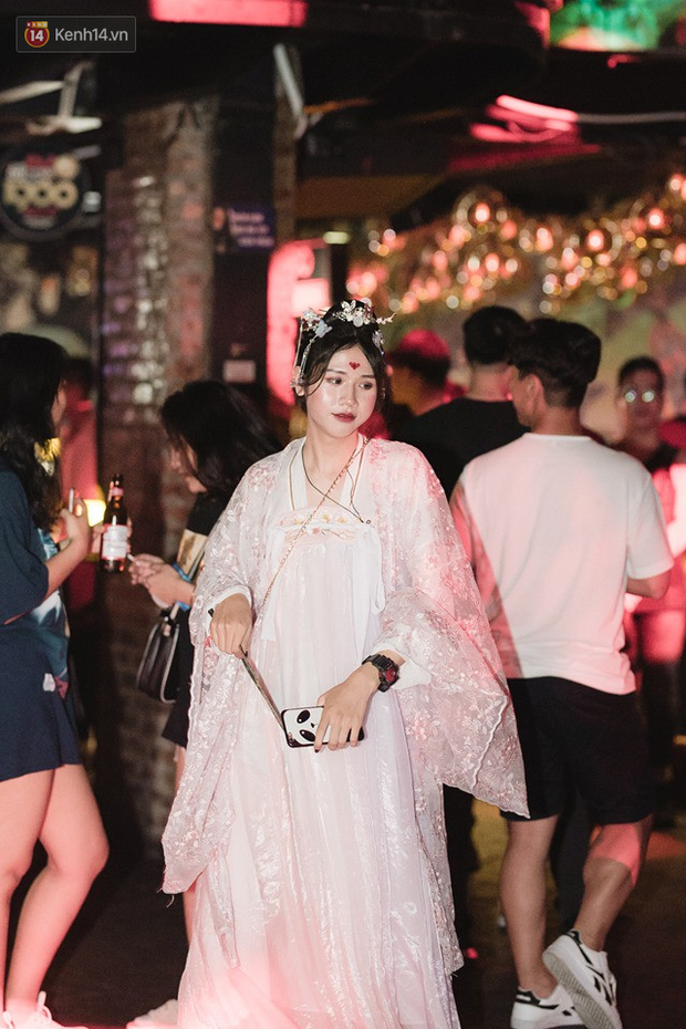 Ngắm loạt ảnh gái xinh kéo hội đi đu đưa lễ Trung thu, rich kid Tiên Nguyễn bất ngờ lọt ống kính-14