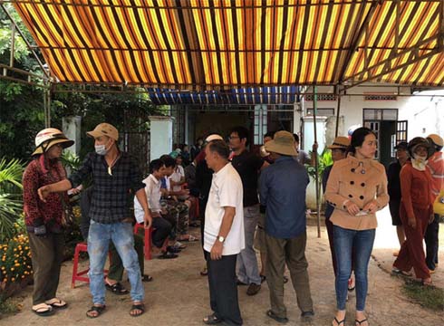 Xôn xao thông tin đôi vợ chồng cùng đứa con nhỏ nhảy sông tự tử trong đêm Trung Thu-3