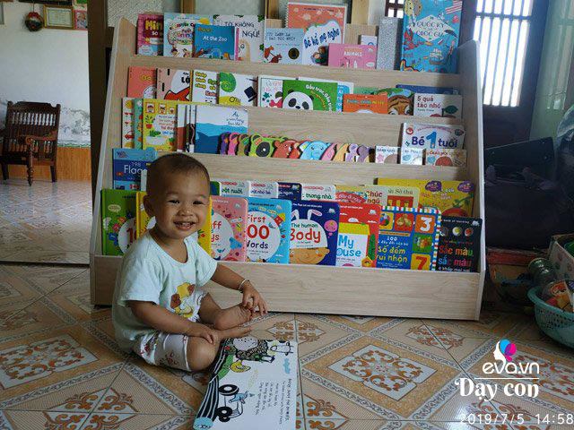 Bé 21 tháng đọc thơ trôi chảy, tập đếm cực nhanh nhờ chiêu dạy độc đáo của mẹ-2