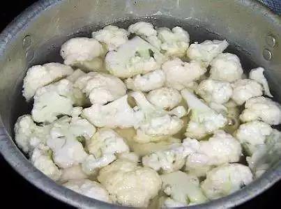 Hóa ra chúng ta vẫn rửa rau, thịt sai cách, đây mới là cách đúng không phải ai cũng biết-1