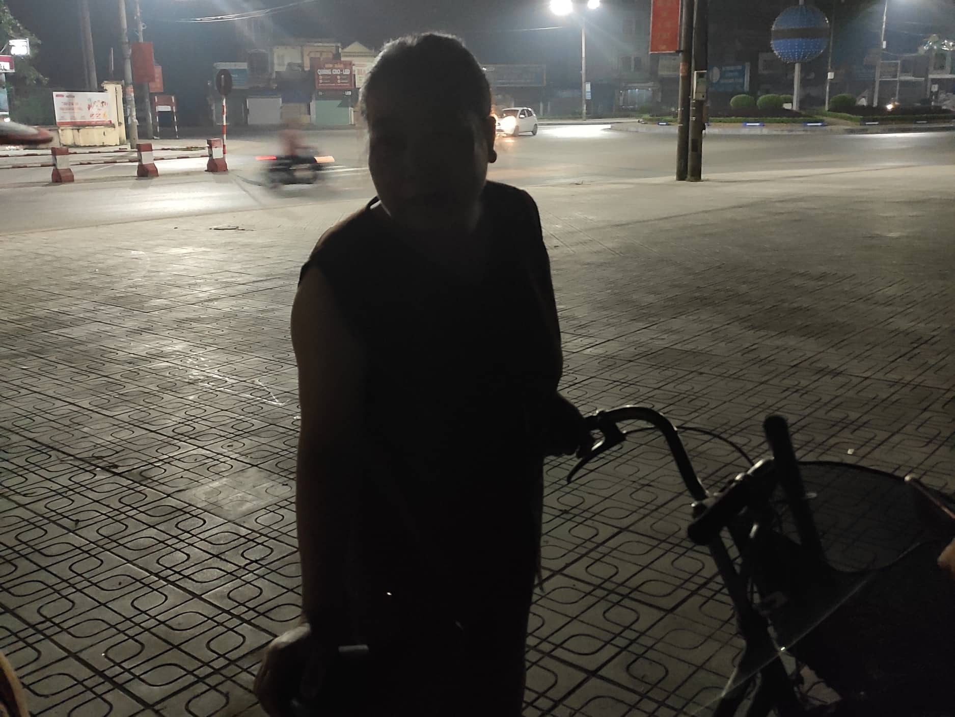 Nhân chứng kể lại lúc anh trai truy sát cả nhà em gái khiến 3 người thương vong: May mà đứa con gái mang bầu trốn ở nhà vệ sinh nên thoát nạn-4