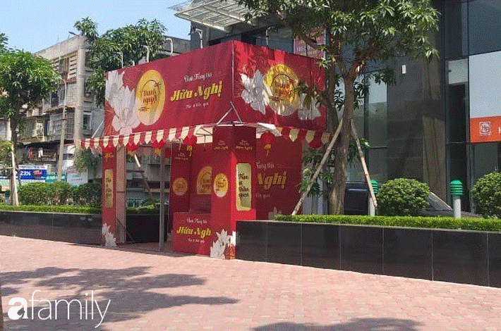 Hà Nội: Hàng loạt quầy bánh Trung thu thà dỡ quầy còn hơn bán hạ giá, hội bán hàng online lại đua nhau thanh lý-5