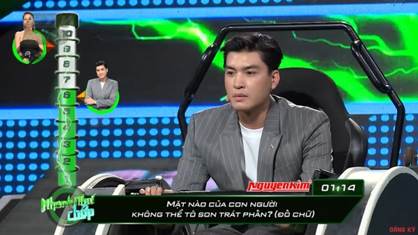 Nhanh như chớp: Cư dân mạng chỉ trích Trường Giang vì nghi ngờ cố tình đọc sai câu hỏi, tỏ vẻ khó chịu với người chơi-2