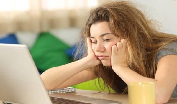 9 thói quen xấu nguy hại hơn cả hút thuốc lá nhưng hầu như ai cũng mắc và khó bỏ khiến sức khỏe bị ảnh hưởng nghiêm trọng-3
