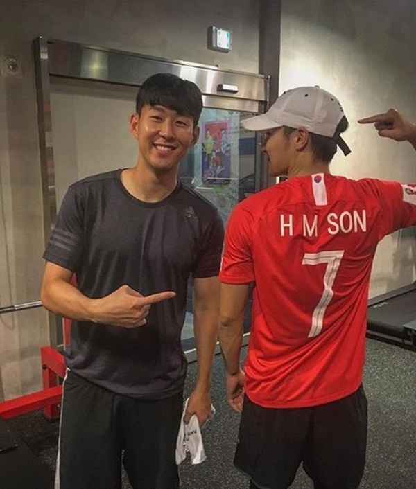 Cầu thủ dính tin hẹn hò Jisoo (BLACKPINK): Siêu giàu, thân với Park Seo Joon, từng hẹn hò 2 idol Kpop ngực khủng-11