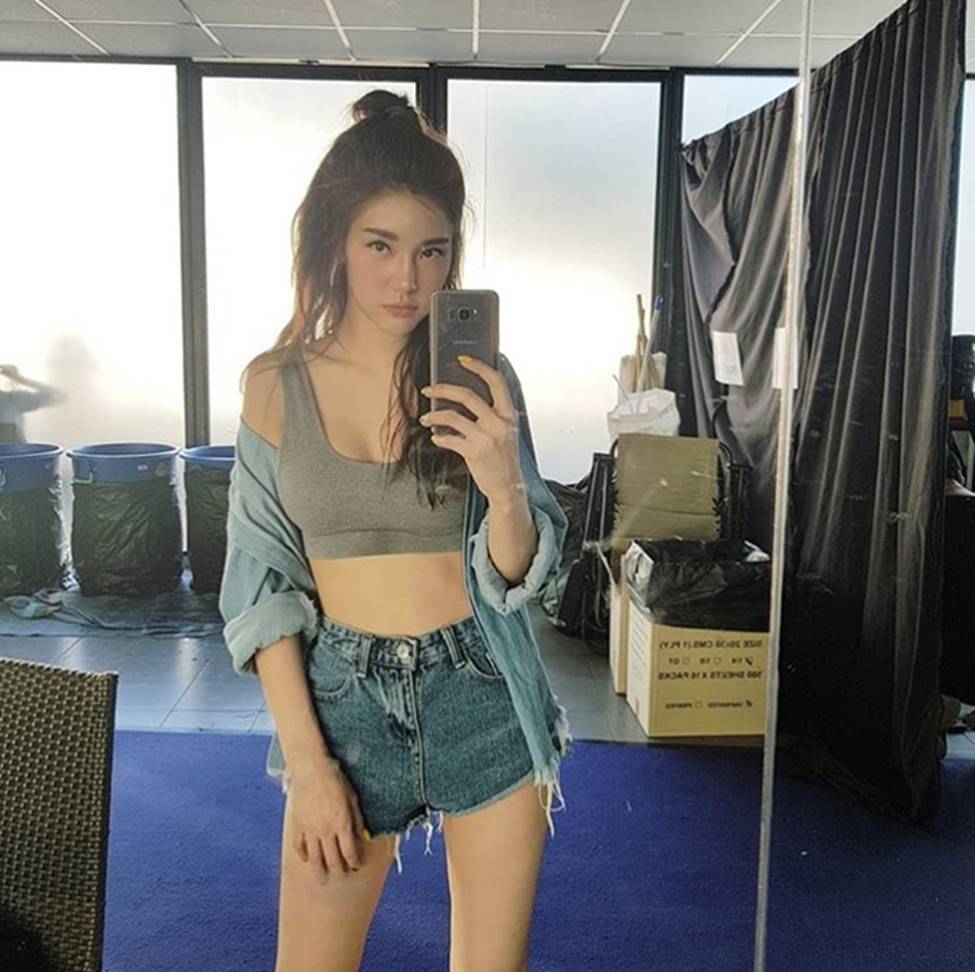 Thiên thần triệu fan Thái Lan mặc quá đỗi gợi cảm, khiến nam giới phải ngẩn ngơ-11