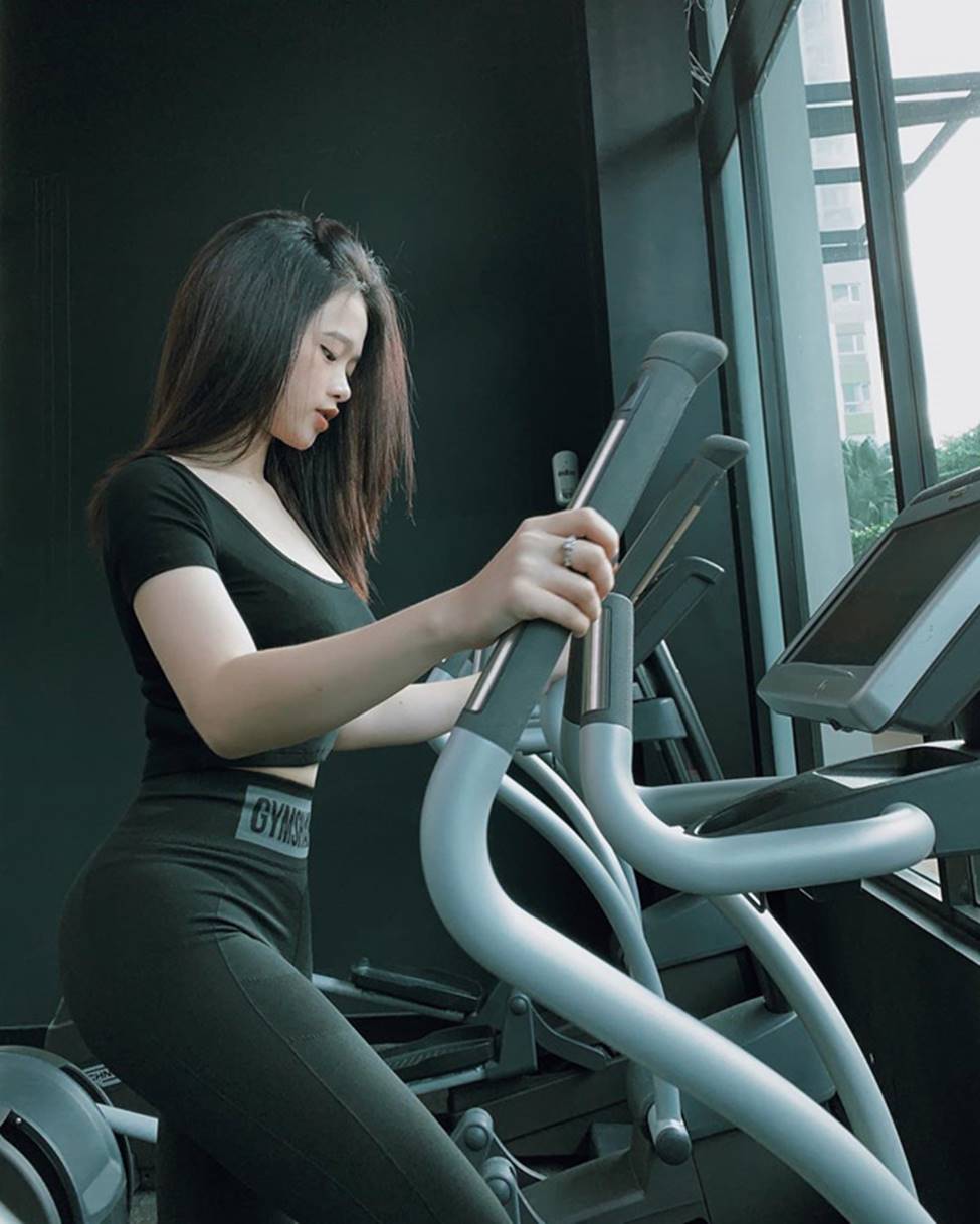 Linh Ka tuổi 17, nhan sắc thăng hạng body nảy nở đến ngỡ ngàng-10