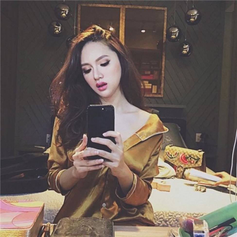 Mặc váy ngủ: Kỳ Duyên bị chê, dàn mỹ nhân này được khen tinh tế-18