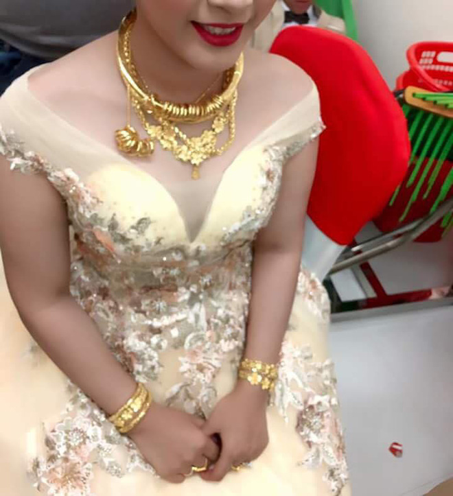 Cô dâu đeo vàng nặng trĩu ngày cưới khiến dân mạng trầm trồ, hoa mắt vì đếm hộ-6