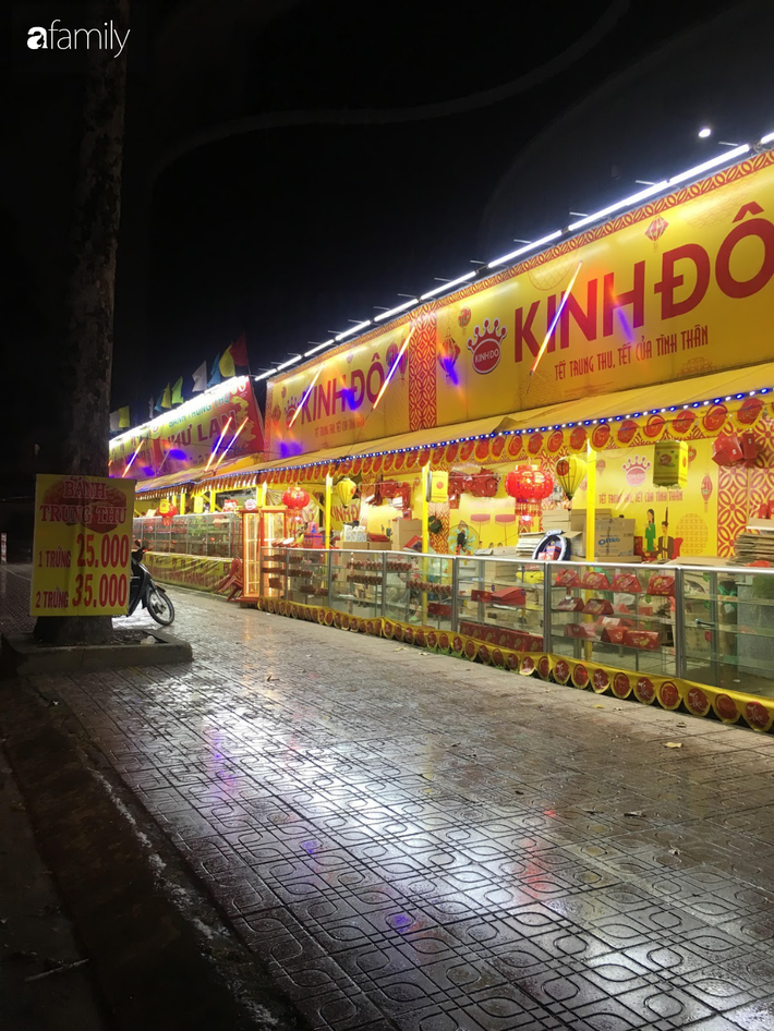 Sài Gòn: Mua bánh Trung thu cuối mùa với ưu đãi mua 1 tặng 3, mua 1 thành 4, liệu khách hàng lời hay rơi vào bẫy?-7