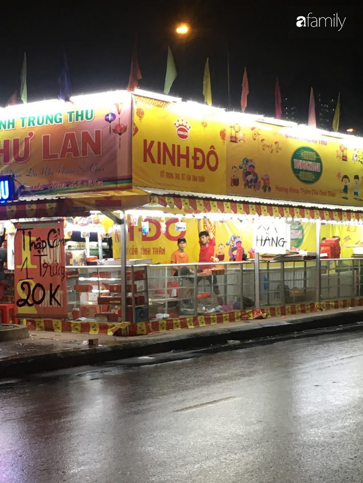 Sài Gòn: Mua bánh Trung thu cuối mùa với ưu đãi mua 1 tặng 3, mua 1 thành 4, liệu khách hàng lời hay rơi vào bẫy?-8