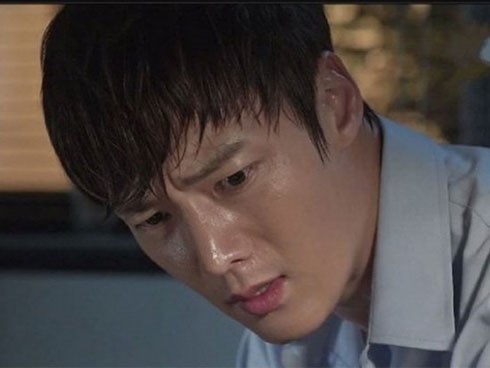 Vợ cũ gọi điện ngay đêm tân hôn cùng vợ mới, tôi khó xử trước tiếng thở đầy gấp gáp
