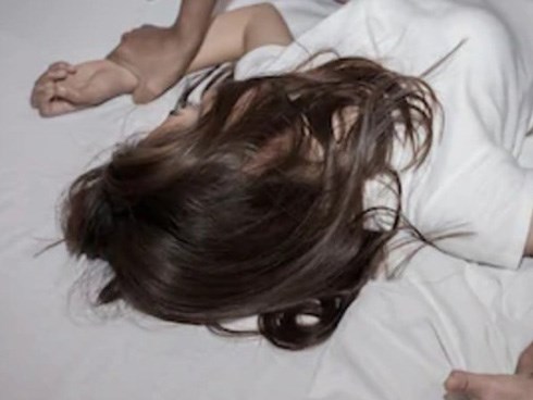 Thầy giáo dụ dỗ nữ sinh quan hệ tình dục hàng trăm lần còn hứa hẹn cưới xin, khi nạn nhân đòi chia tay thì trở mặt 