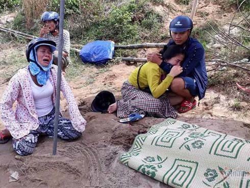 Hiện trường ám ảnh vụ vợ chồng ôm con gái 1 tuổi nhảy sông Thạch Hãn tự vẫn