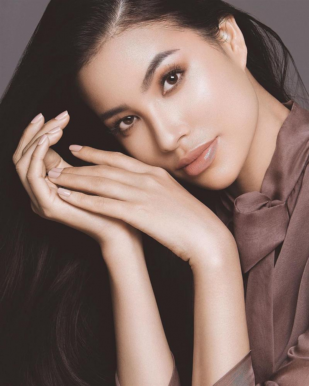 Vì sao hoa hậu Phạm Hương không tự nói một lần cho rõ tin đồn sinh con trên đất Mỹ?-2