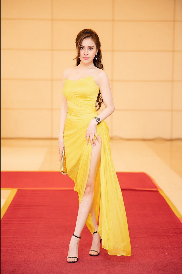 Sau 1 năm bị tước danh diệu, vướng nghi vấn bán dâm, cuộc sống Á hậu Thư Dung ra sao?-7