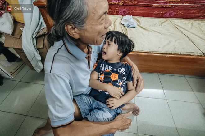 Chuyện nữ bác sĩ 53 tuổi sinh đôi 2 bé gái ở Hà Nội: Tôi có được con là tốt lắm rồi, không có chúng đời tôi còn khổ hơn nữa-13