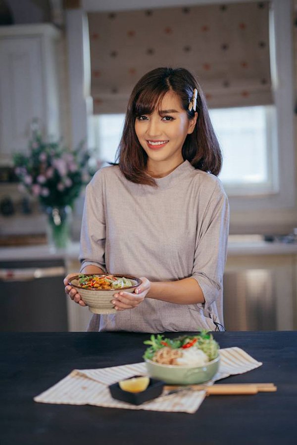 Sau khi đi đu đưa đi, Bích Phương bất ngờ khoe vòng eo con kiến khiến dân tình bấn loạn-5