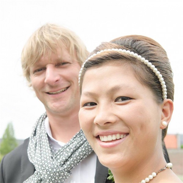 Cuộc sống ngỡ như mơ của cô gái HMông nói tiếng Anh như gió trước khi ly hôn: Được chồng cho đi học ngành y, mẹ chồng cưng như trứng mỏng-3