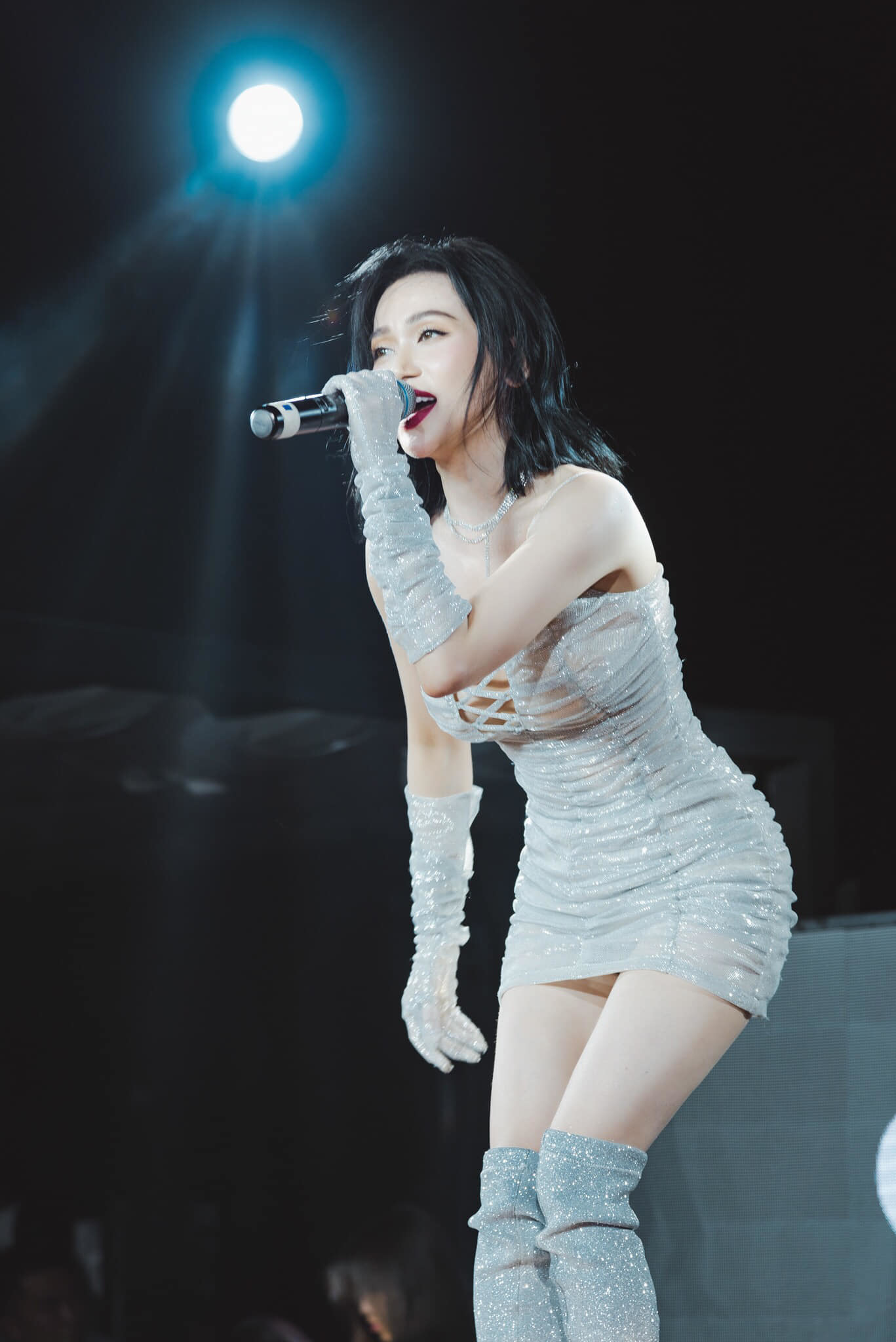 Mỹ nhân cao 1,55m sexy nhất showbiz Việt sự nghiệp mờ nhạt, mặc hở hang, nhiều tai tiếng-7