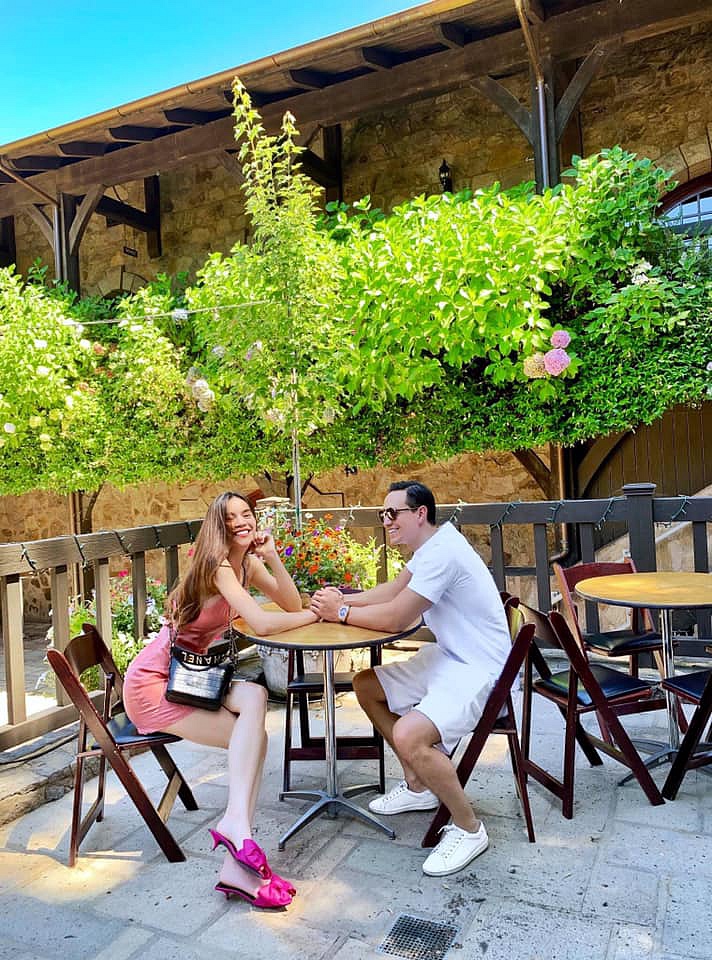 Kim Lý quá ngọt ngào khi biến sân bay thành ‘thiên đường tình yêu’ với Hồ Ngọc Hà-3