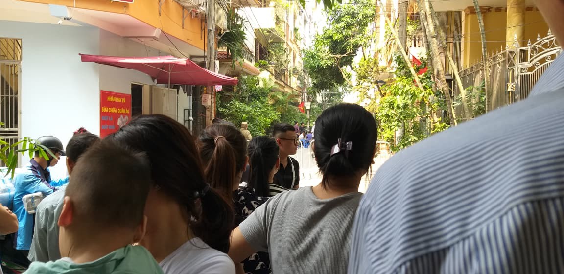 Vụ 2 nữ sinh bị đâm liên tiếp đến tử vong: Nghi phạm còn truy đuổi 3 cô gái khác trước khi nhảy lầu 5 tự tử-4