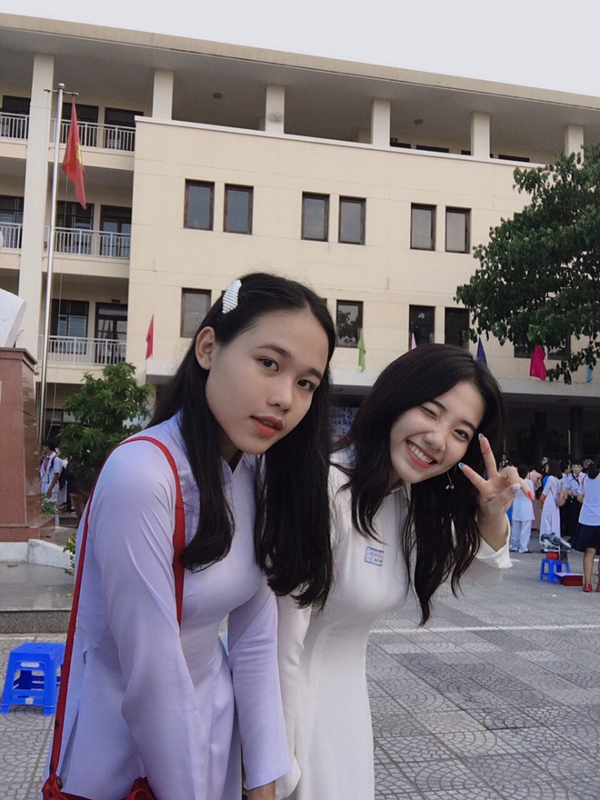 Hotgirl áo dài Đà Nẵng gây sốt bởi góc nghiêng cực giống Suzy, sở hữu hơn 12k follow Instagram và hàng chục clip triệu view-5