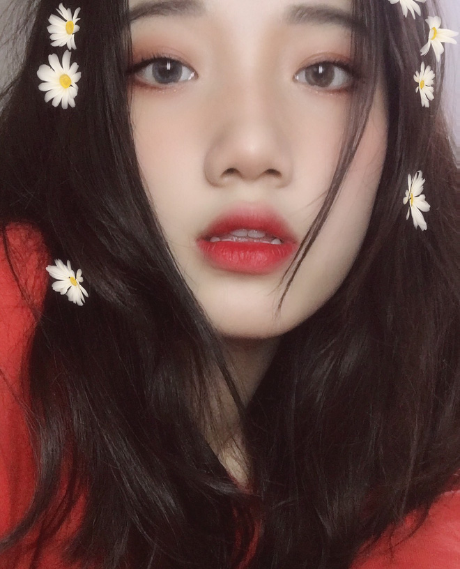 Hotgirl áo dài Đà Nẵng gây sốt bởi góc nghiêng cực giống Suzy, sở hữu hơn 12k follow Instagram và hàng chục clip triệu view-6