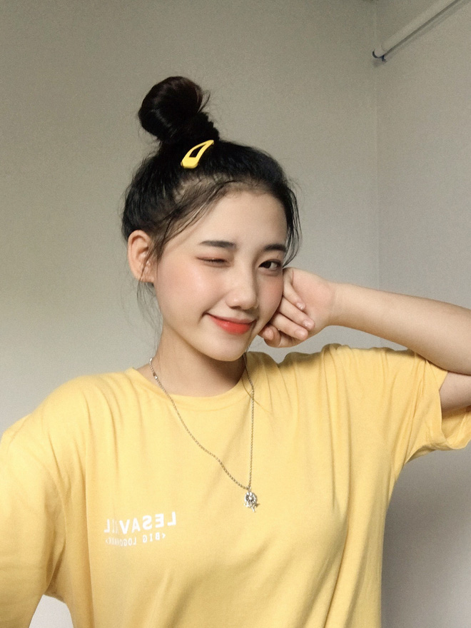 Hotgirl áo dài Đà Nẵng gây sốt bởi góc nghiêng cực giống Suzy, sở hữu hơn 12k follow Instagram và hàng chục clip triệu view-7
