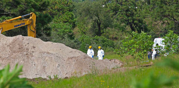 Phát hiện giếng bốc mùi hôi thối khó chịu, người dân tá hỏa khi thấy nấm mồ tập thể của 44 thi thể không toàn vẹn-1