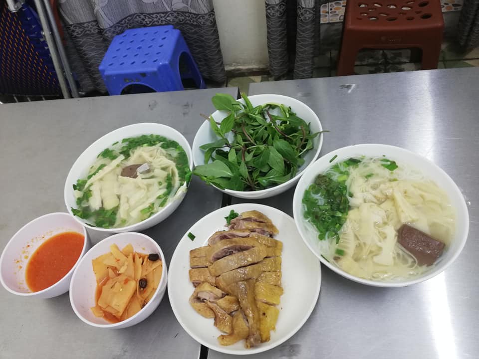 Ăn xong tô bún ngan phố cổ phát hiện ổ giòi, cô gái hãi hùng bóc phốt, dân mạng càng tức thay khi nghe thêm điều này-3