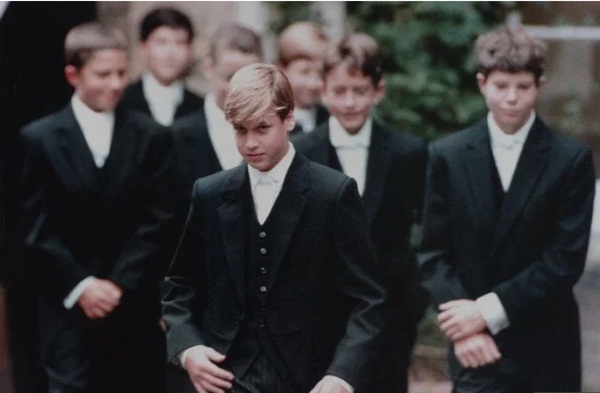 Chuyện giờ mới kể: Hoàng tử William từng bị bạn bè bắt nạt, cảm thấy xấu hổ vì kích thước vòng 1 của Công nương Diana-1