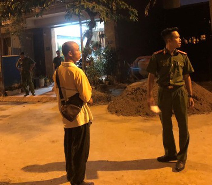 Hà Nội: Rúng động chồng dùng dao sát hại vợ trong lúc ăn cơm-1